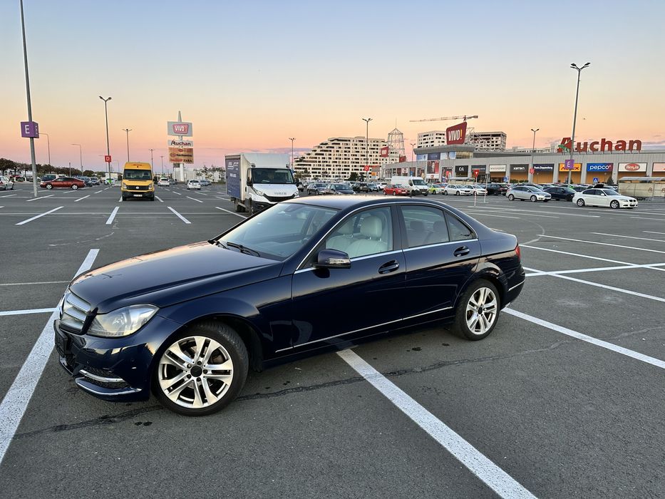 Mercedes Benz C220 piele automata dotari