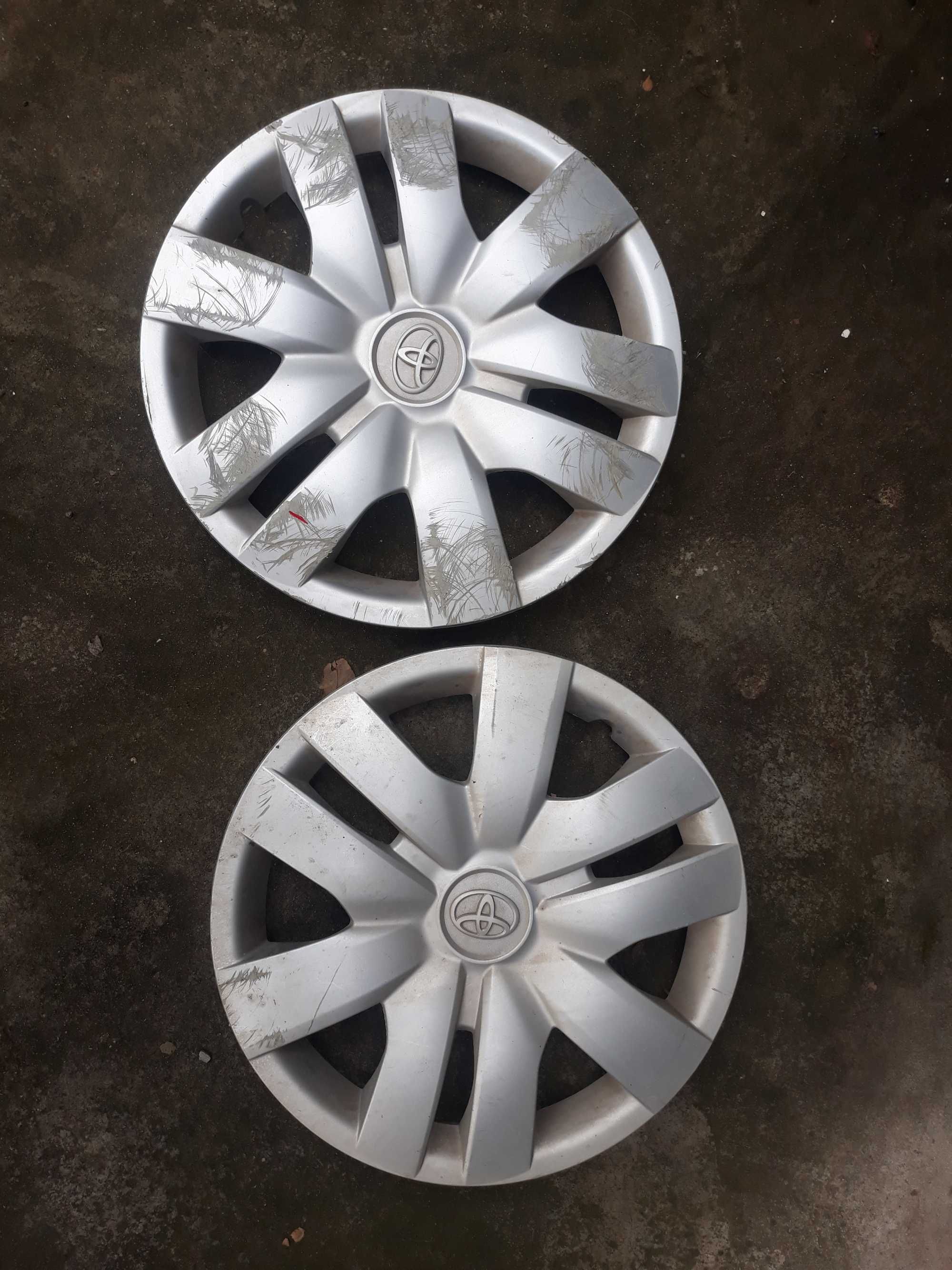 Ieftin! Set 4 cauciucuri 165 70 r14 si 2 capace Toyota Yaris