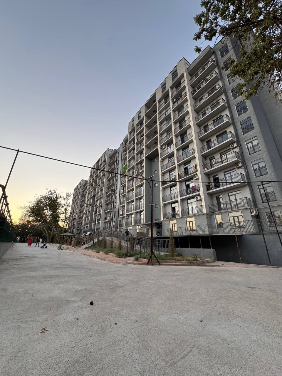 Юнусабад 13, новостройка 1 комната 8 этаж 27кв.м метро Юнусабад
