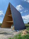 Cabana stil A-Frame, case, terase si foisoare din structura de lemn