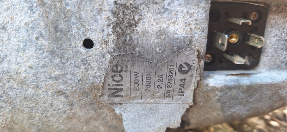 Automatizare porti batante motoare NICE Wingo 230V