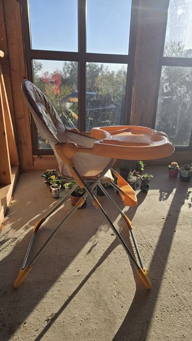 Бебешки стол за хранене
