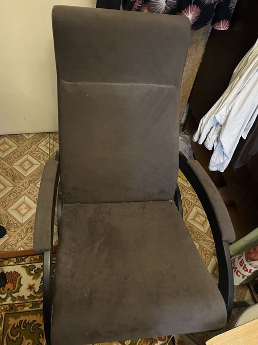 Продам кресло качалку