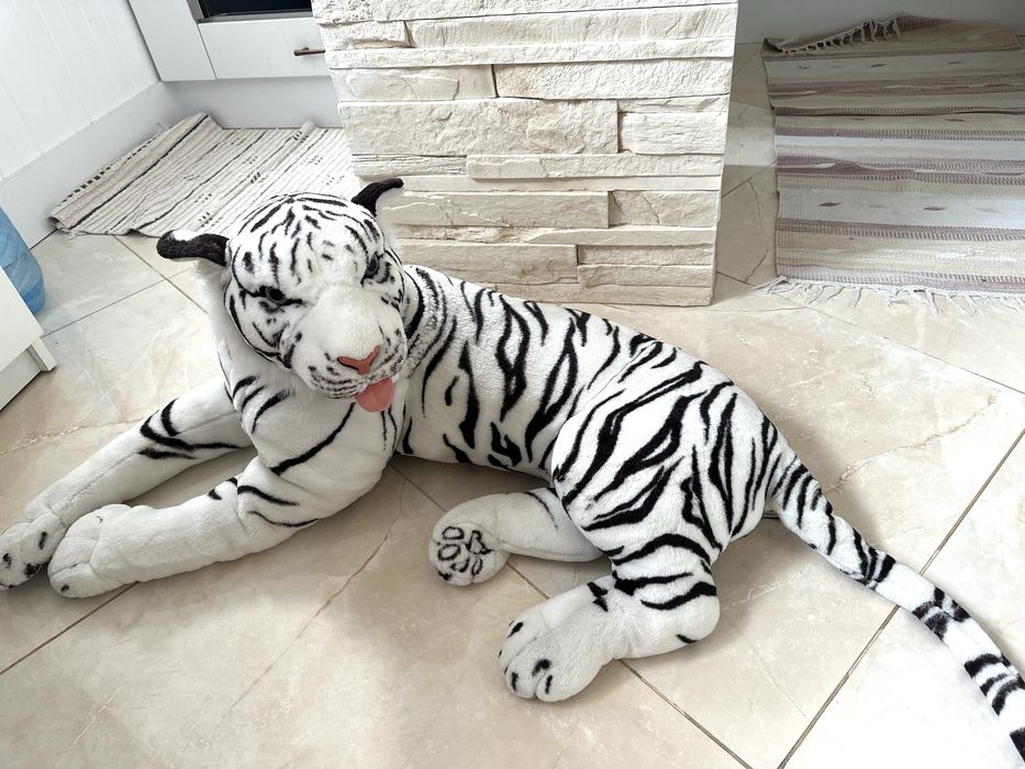 Нов бял плюшен тигър