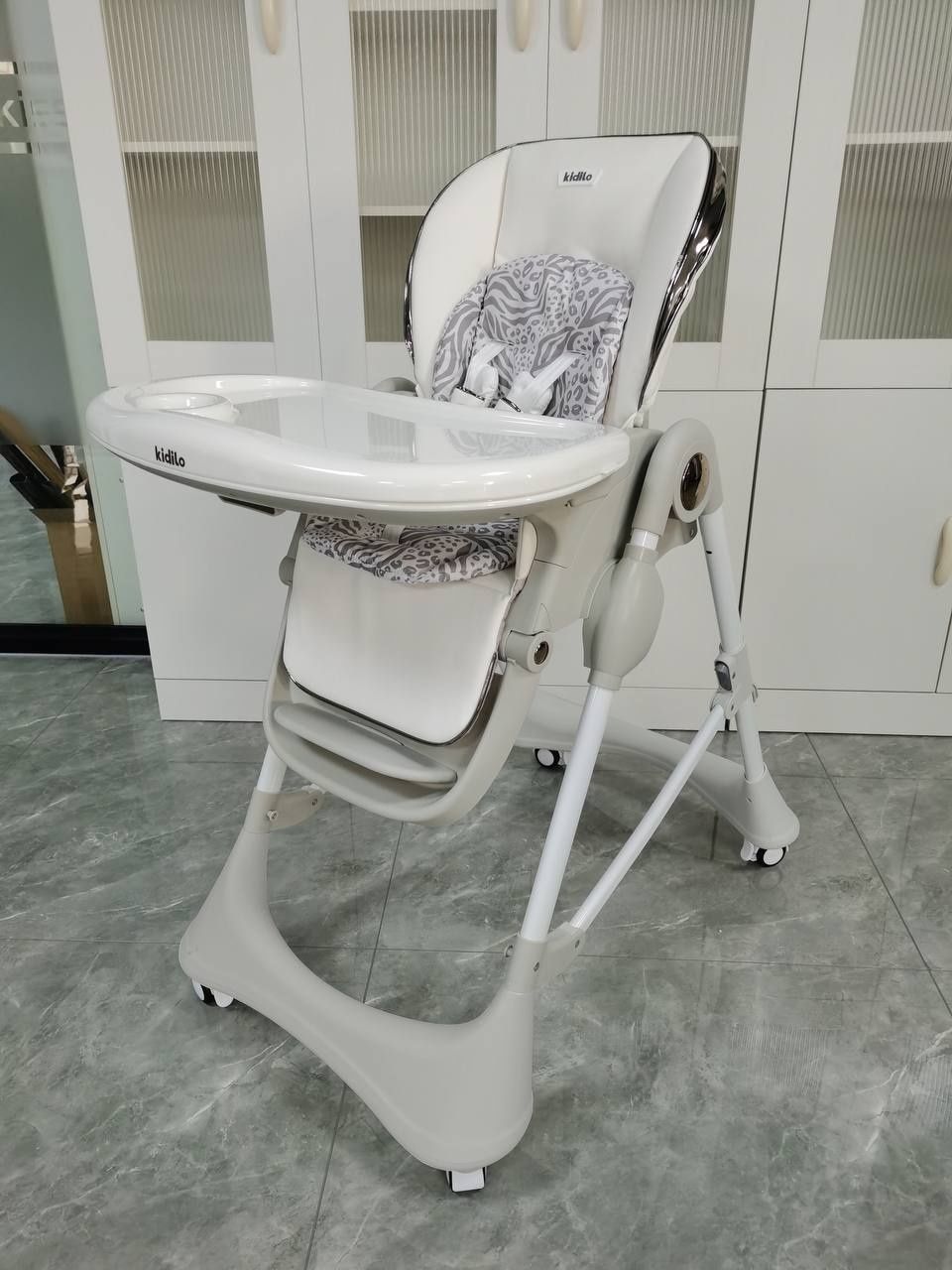 Скидка Новый детский стульчик для кормления со склада