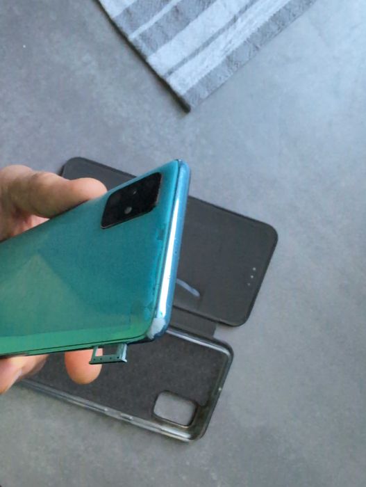 Samsung A51, se vinde cu husa din poze.