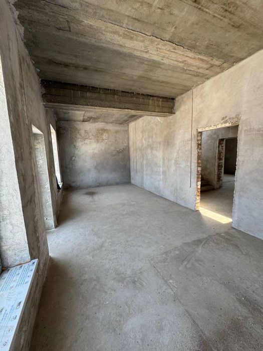 Бектемирский район Ийк-Ота 2.5 соток 7 комнат 4 кровня срочно