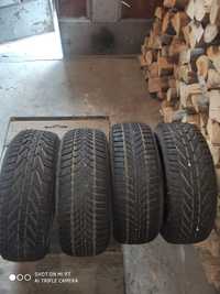 Четири зимни гуми