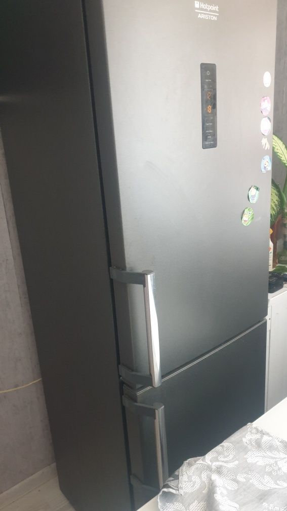 Хладилник Hotpoint Ariston