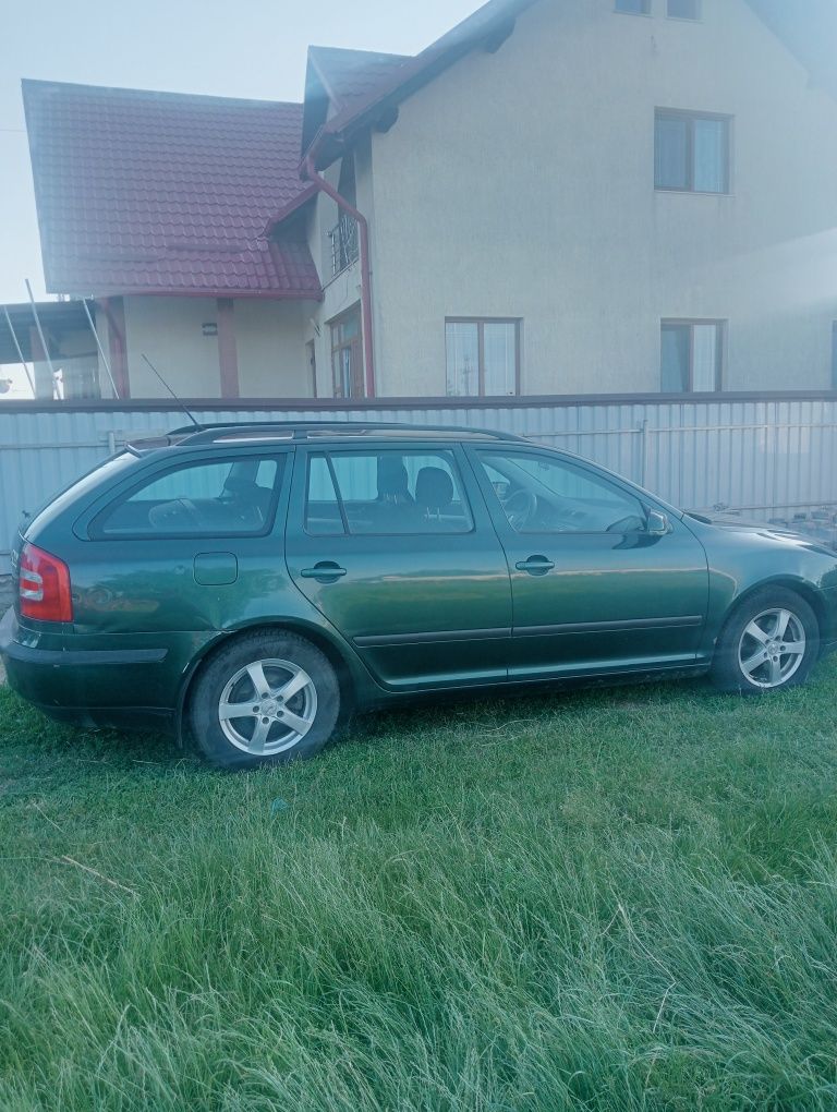 Vând Skoda Octavia 2   1.6mpi