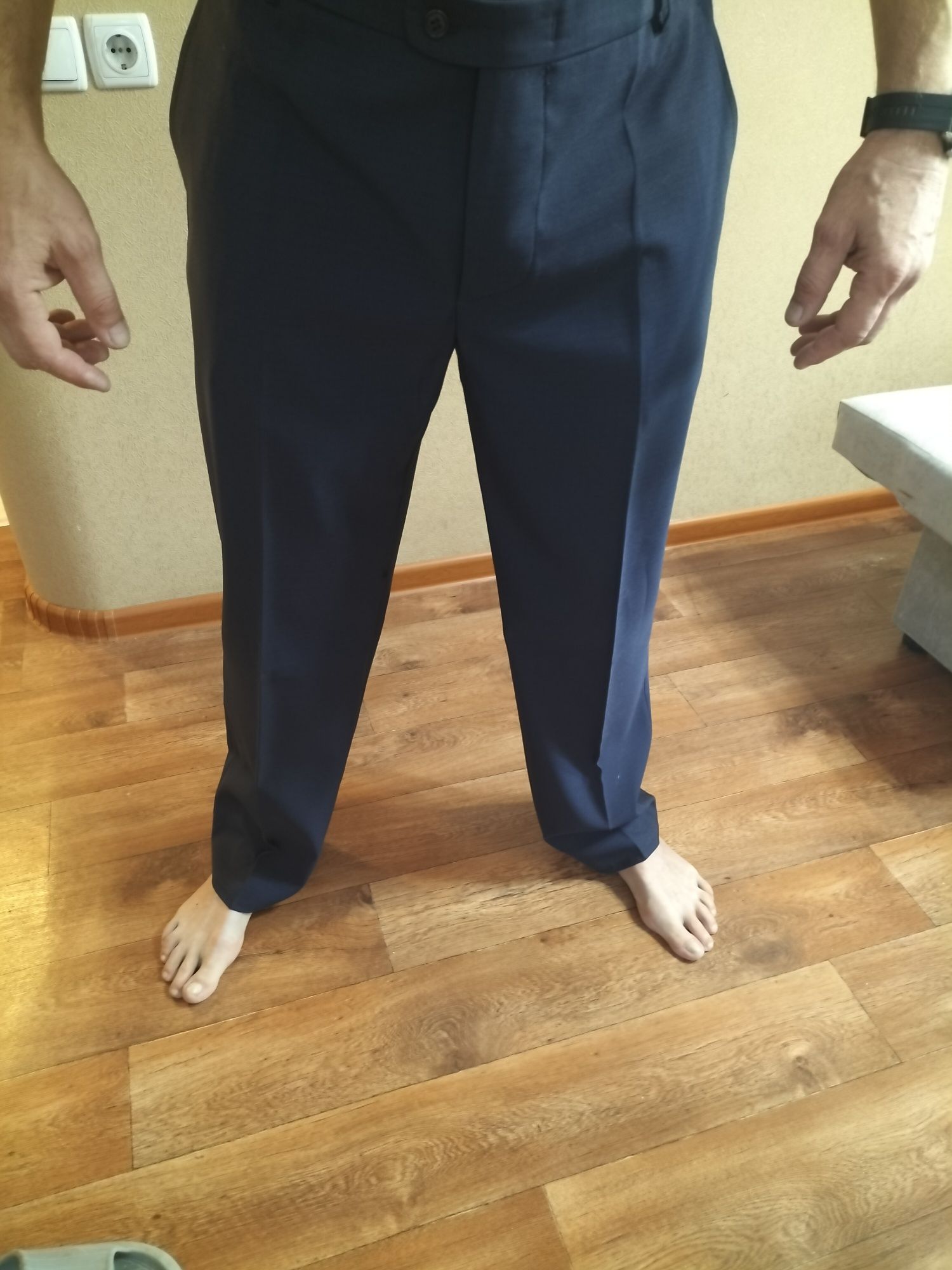 Продам мужские брюки новые