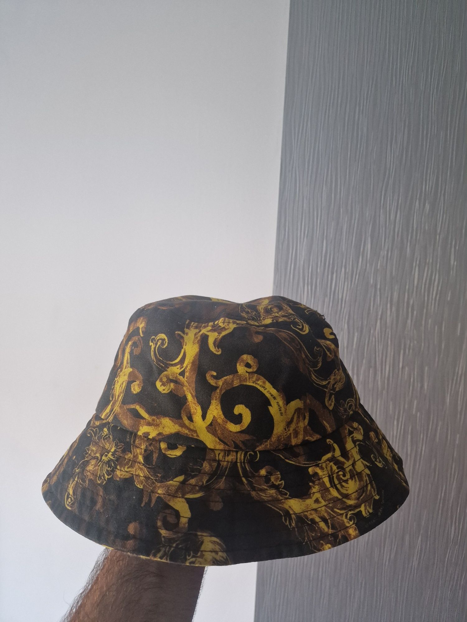 Шапка Versace Couture