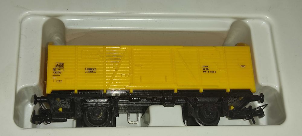 locomotiva scara ho + 4 vagoane MEHANO