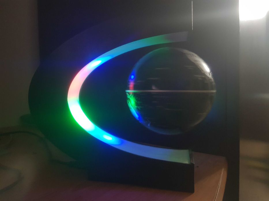 Lampa veioza glob pamantesc levitatie