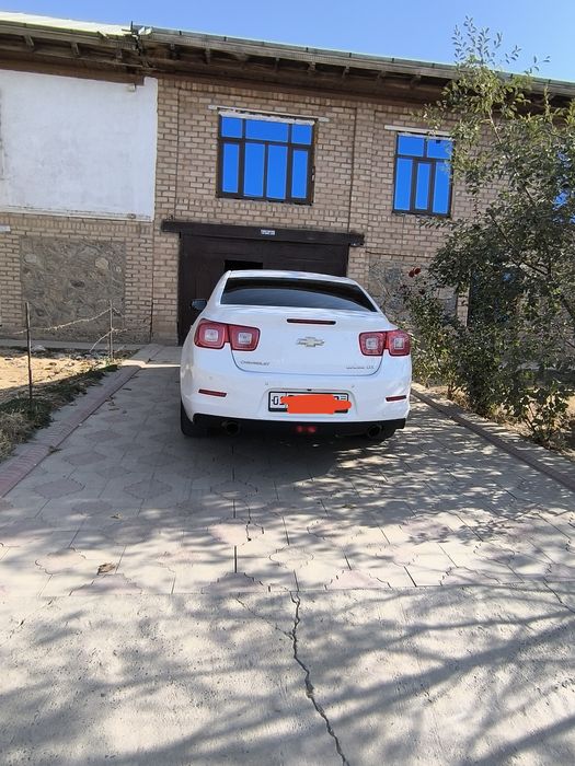 Mashina ideal holatda faqat naqtga sotiladi