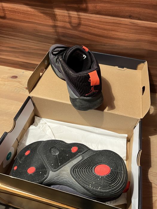 Обувки на Jordan