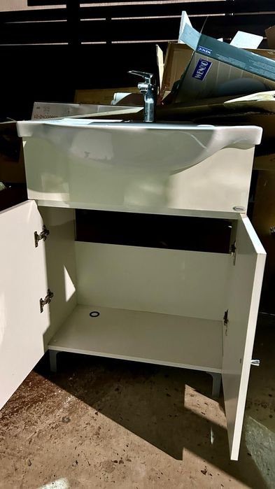 Vand chiuveta baie cu dulap