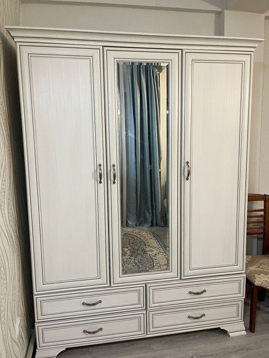 Шифонер в хорошем состоянии