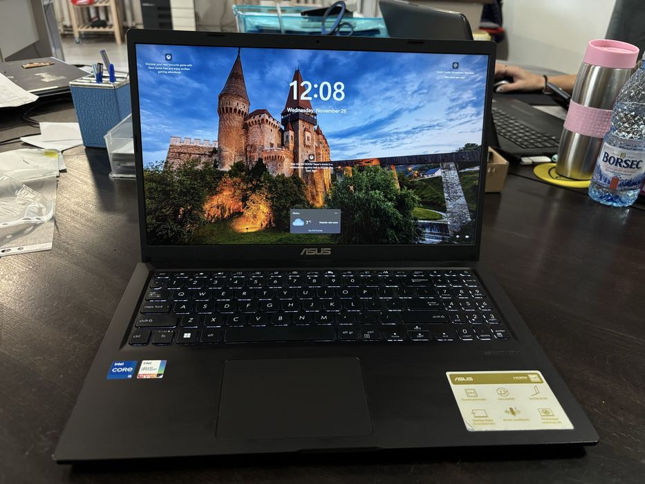 Laptop ASUS VIVOBOOK 15 inch Intel I5, 24GB RAM SSD 512GB