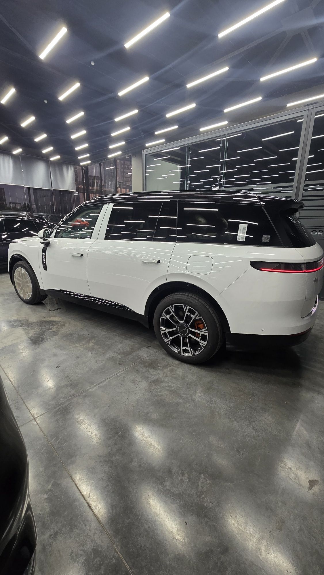 Lynk--£co-900-2 turbo-ultra. Aito Li Denza o'rniga.