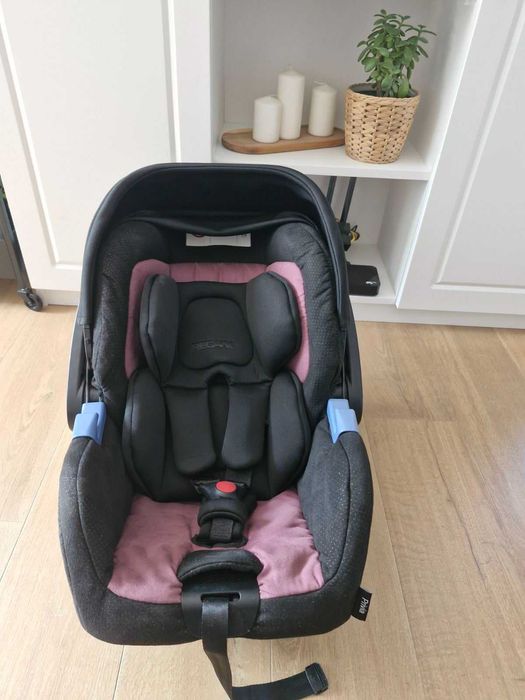 Столче за кола с база RECARO PRIVIA 0-13 кг