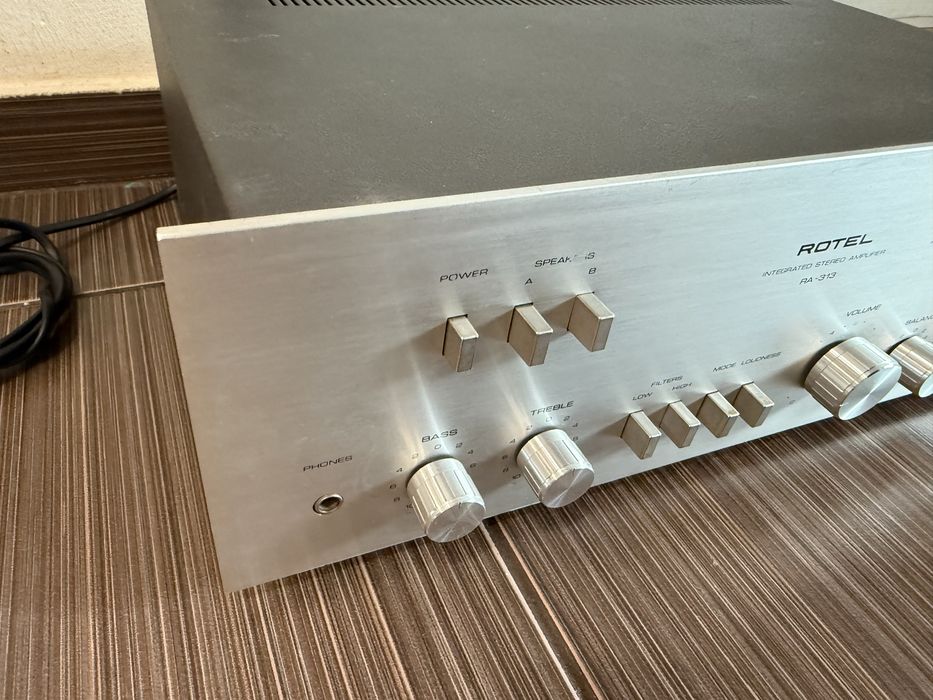 Rotel RA-313 Стерео усилвател
