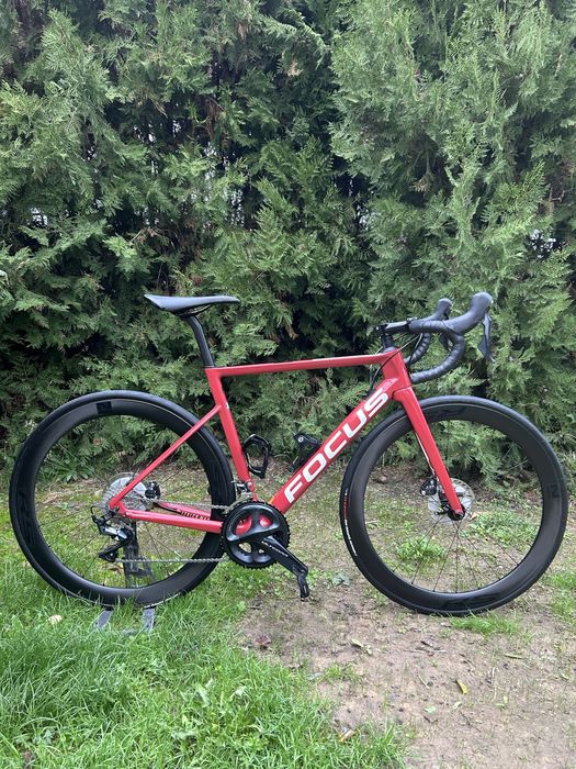 Focus Izalco Max Carbon 28 цола като нов сет 2х11 Ultegra