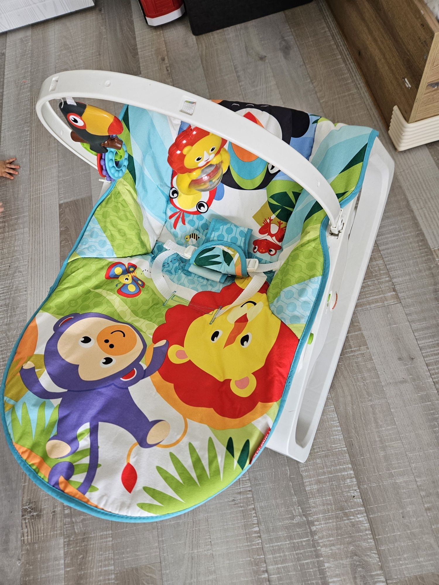 Шезлонг Fisher Price