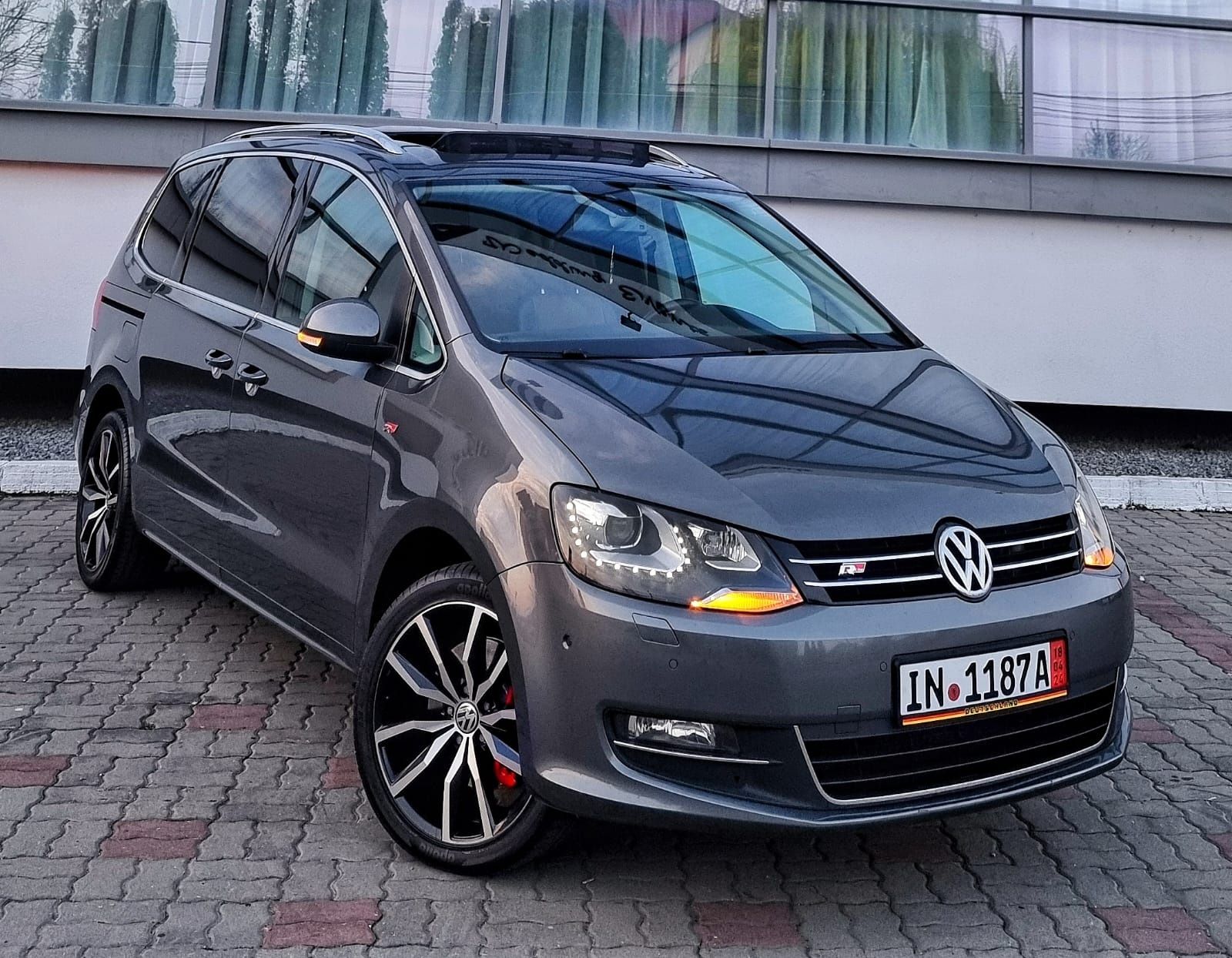 Vw Sharan Highline 2.0 Tdi Automat 170Cp Xenon/Panorama/Navigatie/Dyna