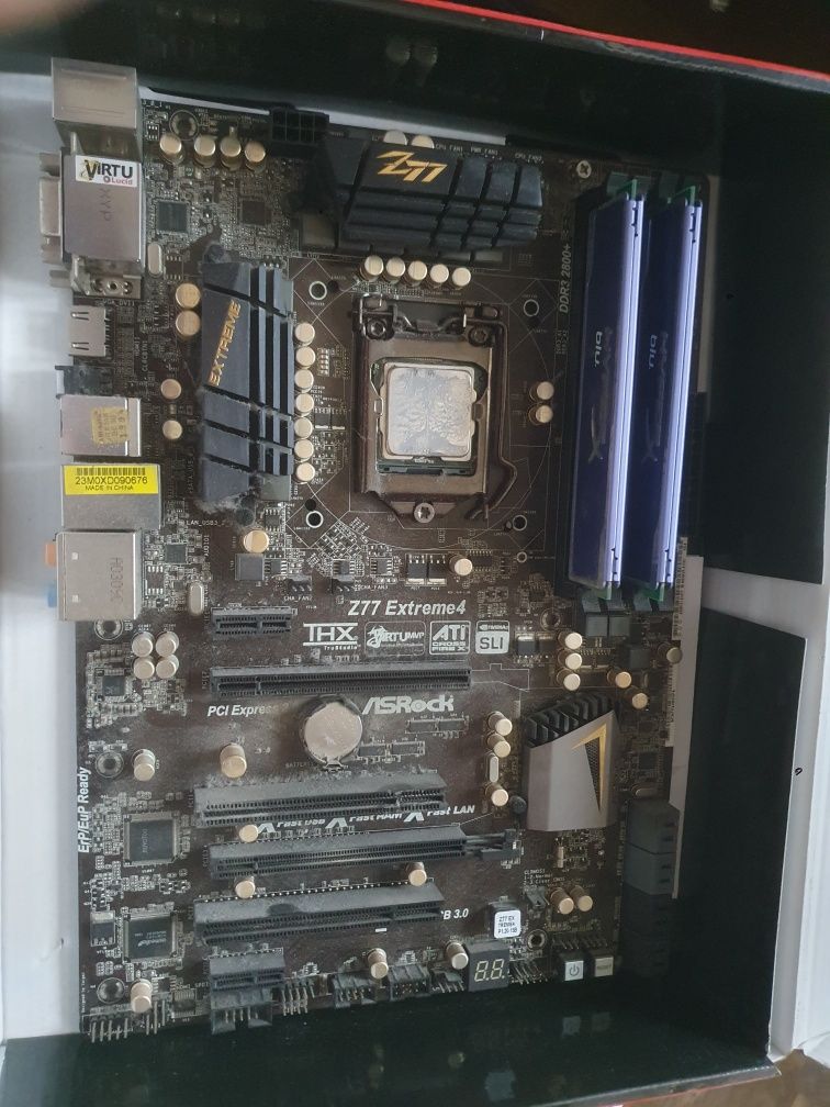 i5 2500k, 12gb ram, asrock z77, CM heatsink