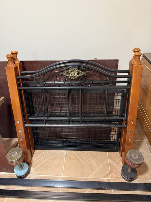 кроват односпальня, столик хонтахта