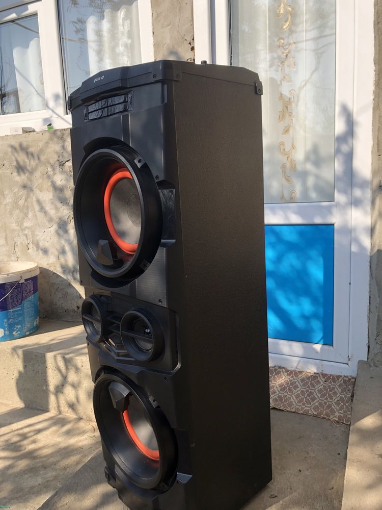 Vând boxă portabilă