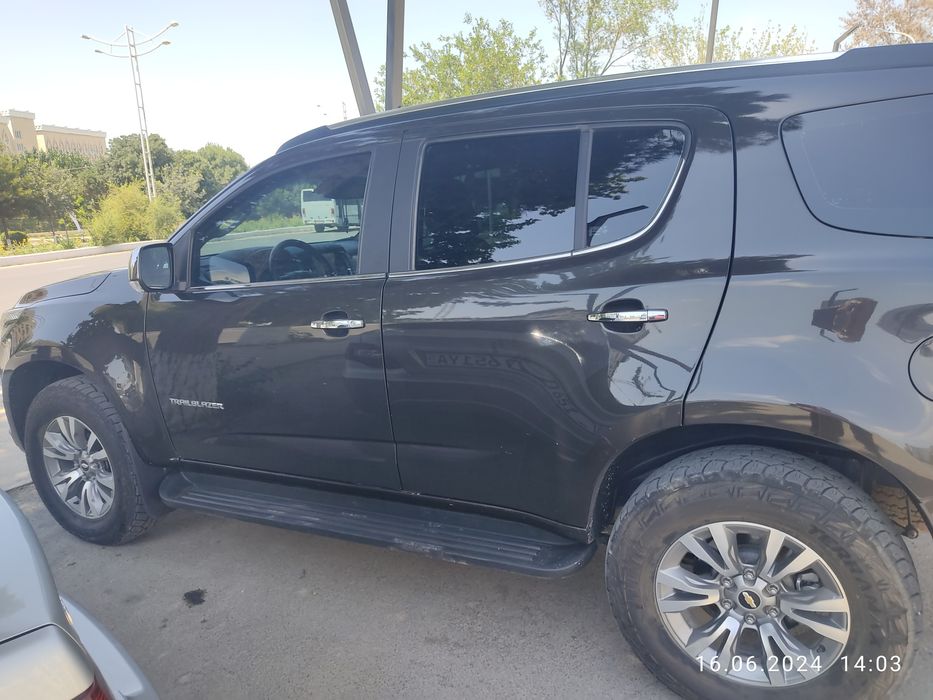 Продам внедорожник