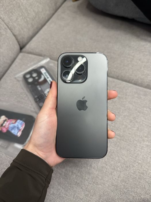 iPhone 14 Pro, 256 GB + подарък три кейса