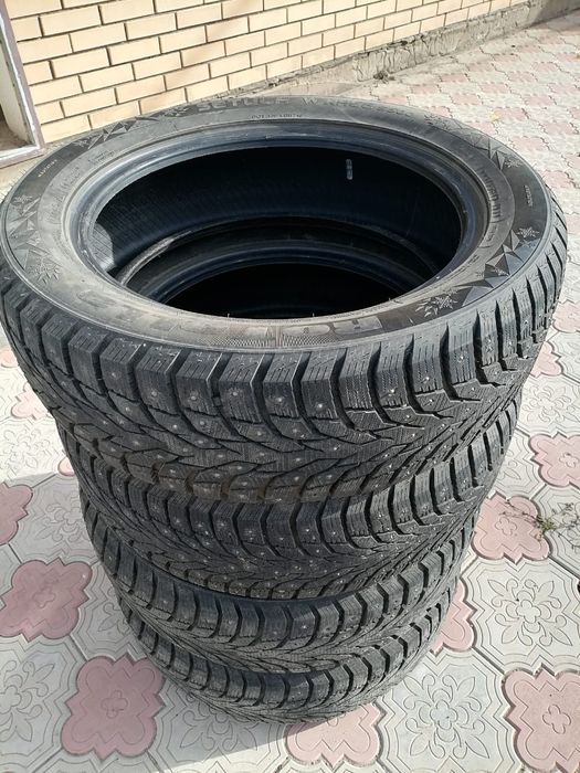 Продам шипованные зимние шины R19 225/55