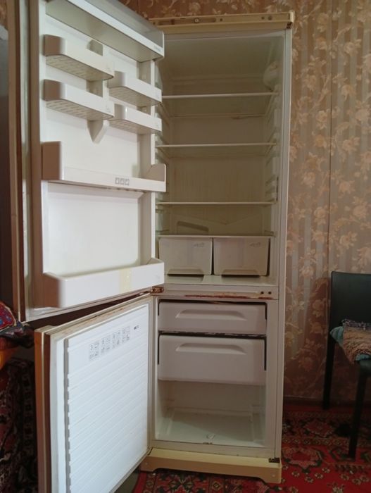 Холодильник двухкамерный