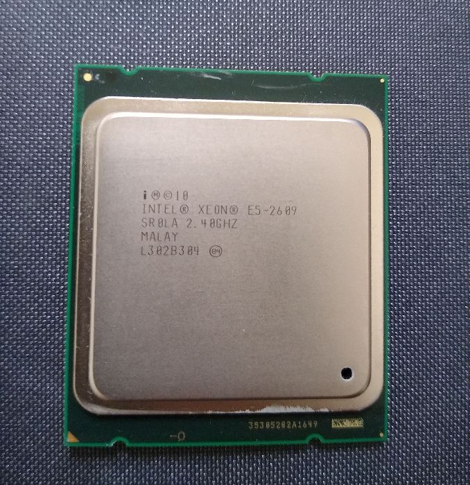 Vand 2 Procesoare Intel Xeon E5-2609