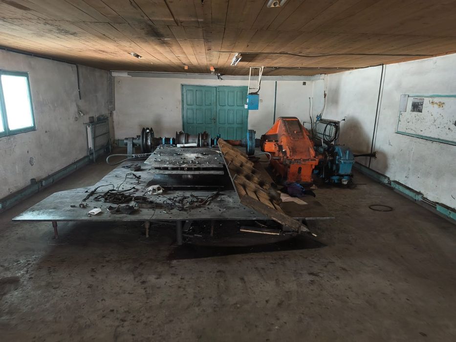 Reductoare, prese, motoare electrice