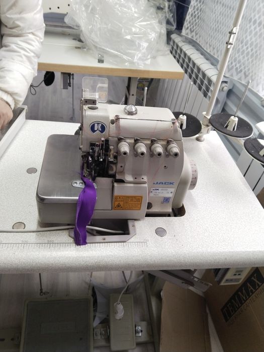Швейный машина.Оверлок JACK, Срочно!