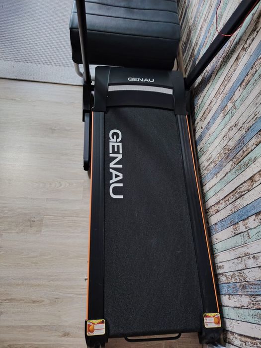 Продам беговую дорожку Genau