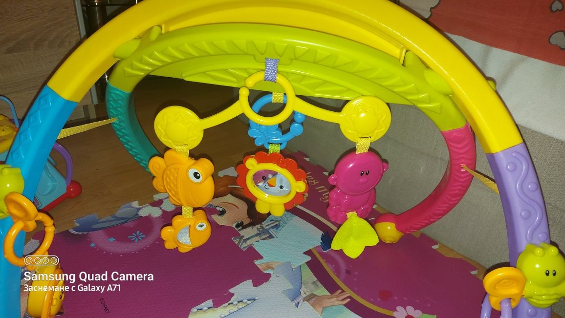 Продавам активна гимнастика за бебе Fisher Price