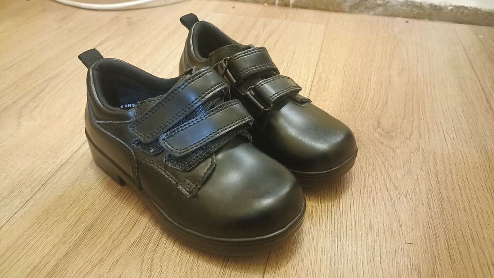 Pantofi din piele noi cu eticheta marimea 29