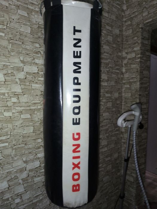 Продам боксёрскую грушу новая