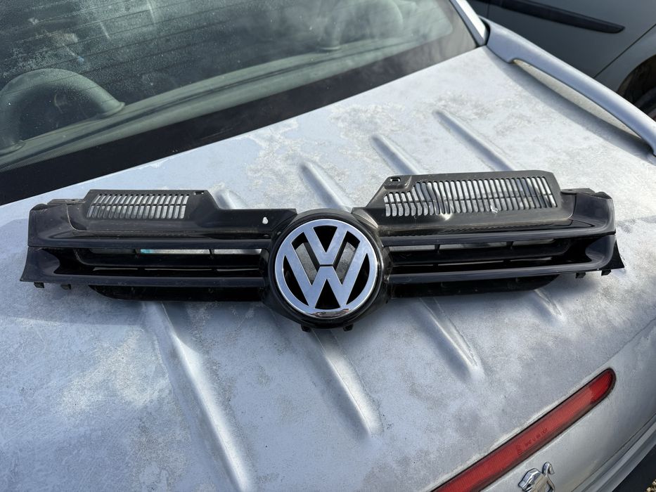 Предна решетка VW Golf 5