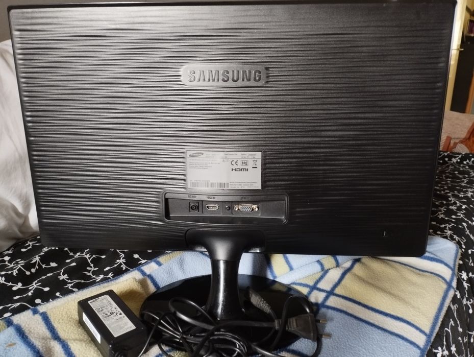 Monitor Samsung Led, full HD, 22',și Alimentator