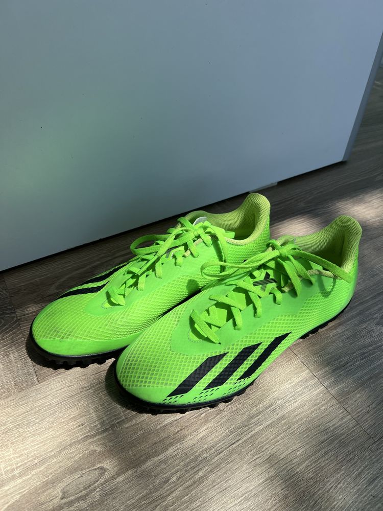 Adidas футболни обувки (стоножки)