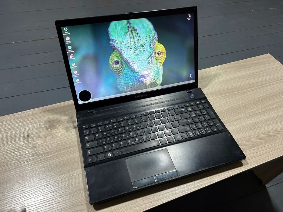 4 ядер Samsung ноутбук в рабочем состояний