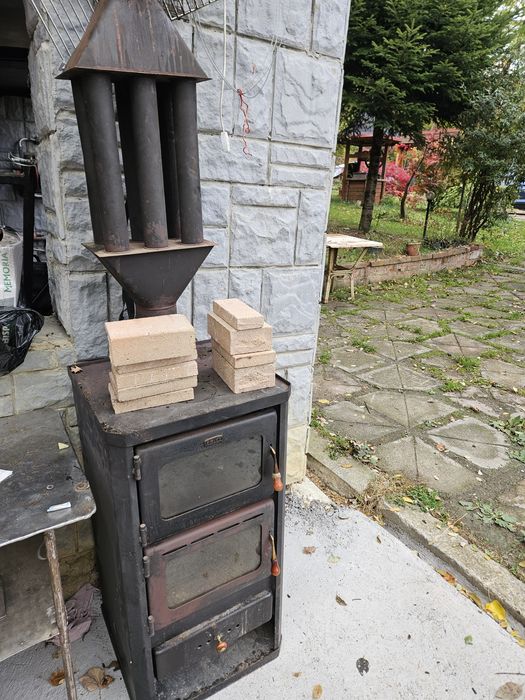 Soba pe lemne cu cuptor