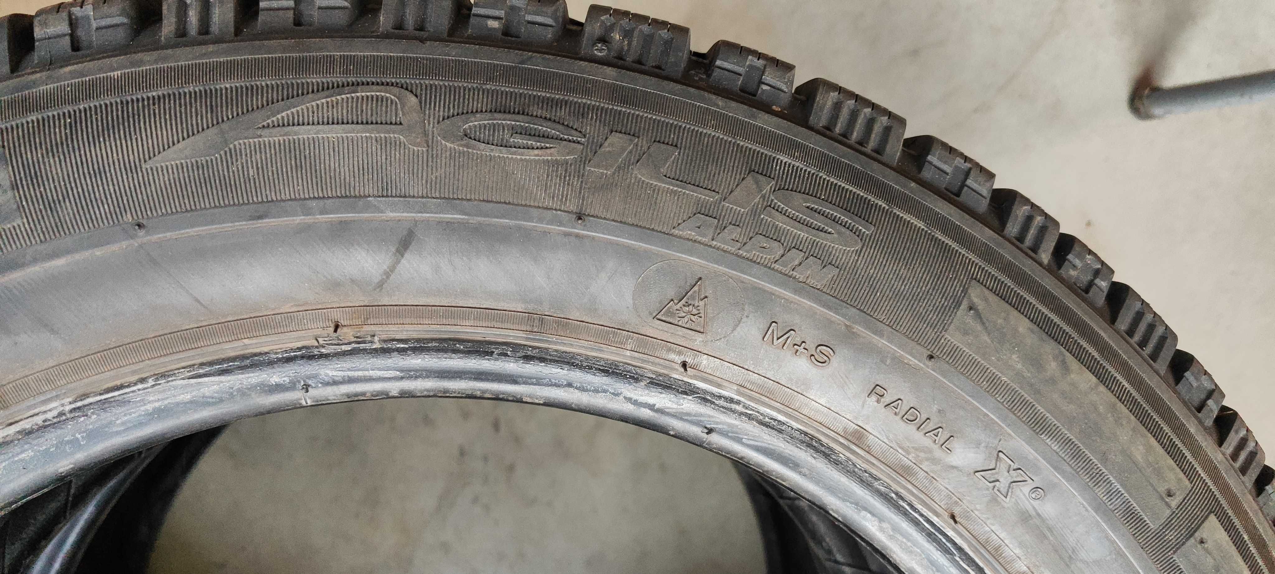 4бр.зимни гуми 215/60/17C Michelin