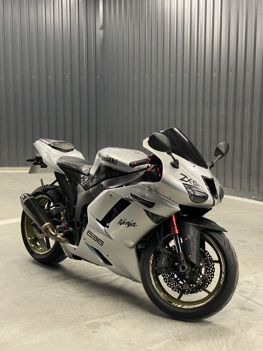 Kawasaki Zx6r.